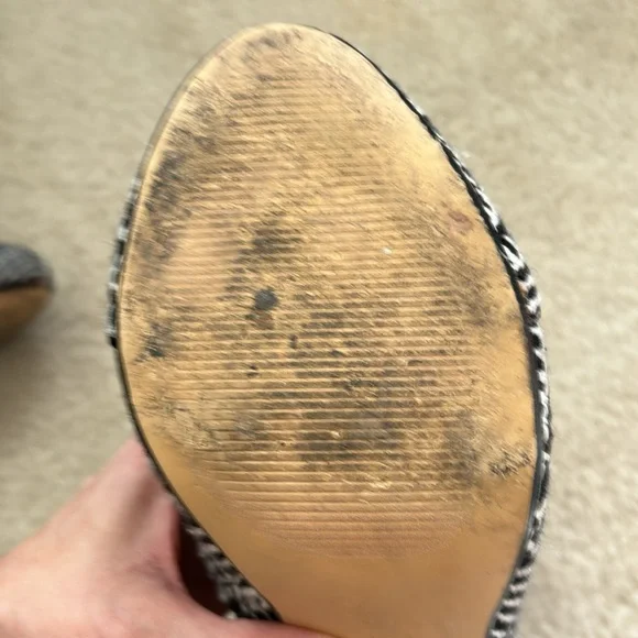 Stylish Black and White Heeled Boots🐼 - Picture 6 of 7